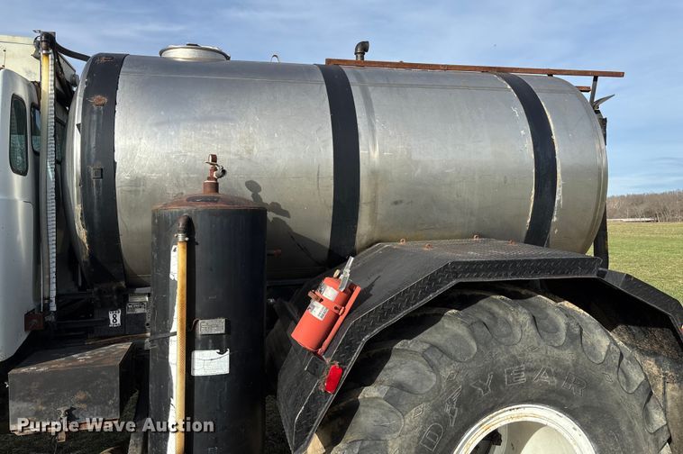 image for item FB3037 1982 GMC Big Wheels liquid manure spreader