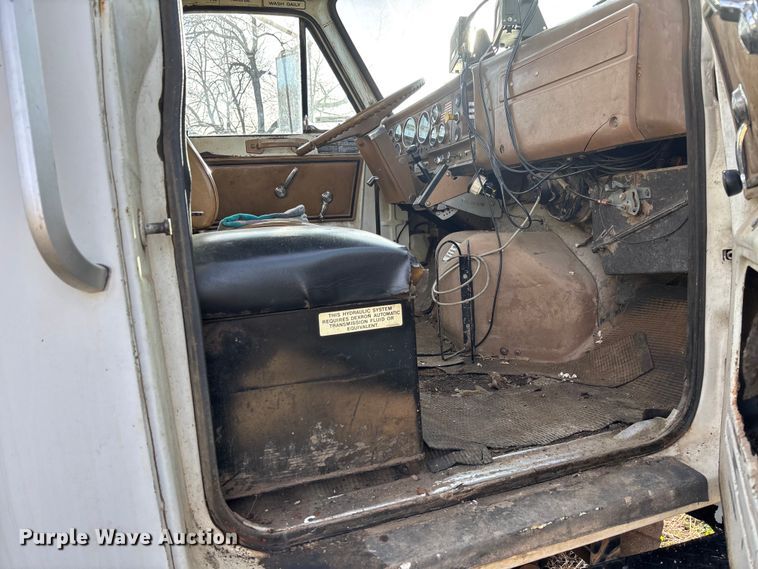 image for item FB3037 1982 GMC Big Wheels liquid manure spreader