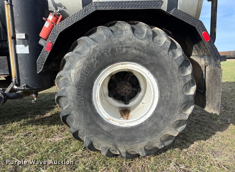 image for item FB3037 1982 GMC Big Wheels liquid manure spreader