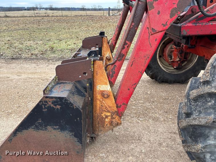 image for item FB3043 Belarus 562M tractor