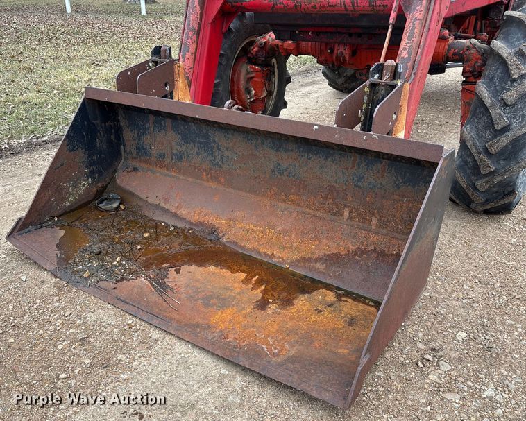image for item FB3043 Belarus 562M tractor
