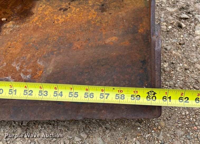 image for item FB3043 Belarus 562M tractor