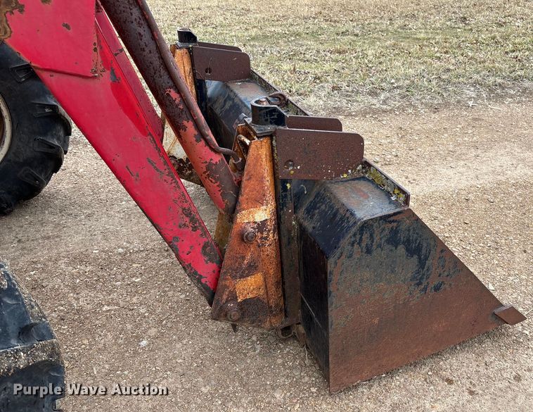 image for item FB3043 Belarus 562M tractor