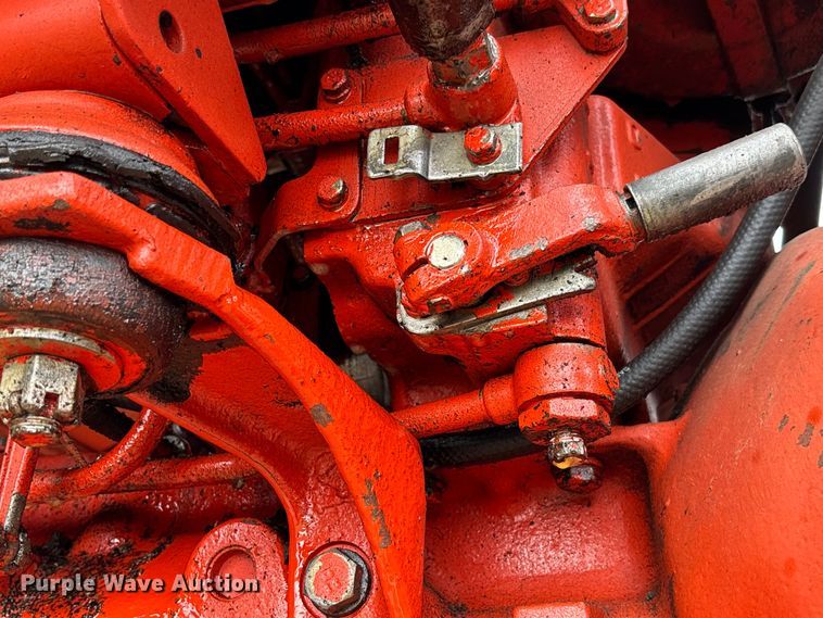 image for item FB3043 Belarus 562M tractor