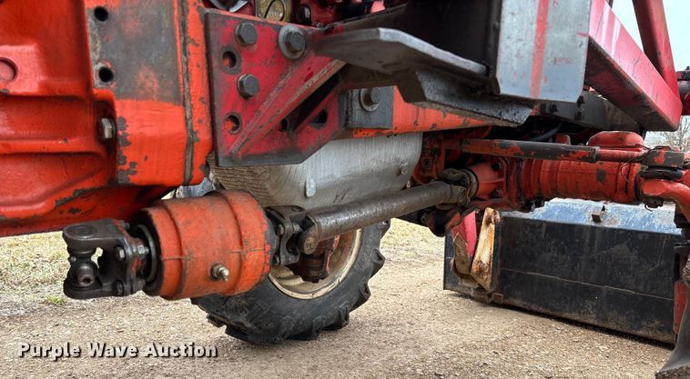 image for item FB3043 Belarus 562M tractor