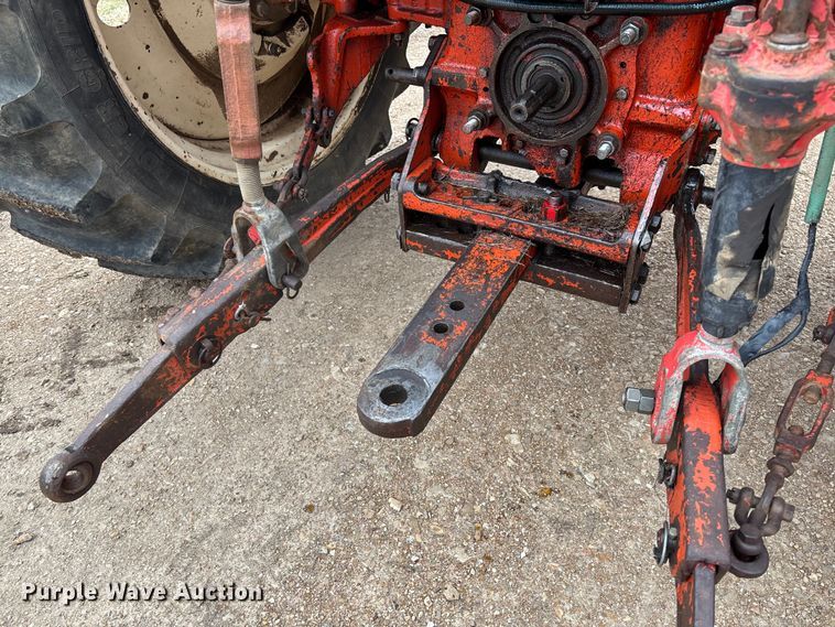 image for item FB3043 Belarus 562M tractor