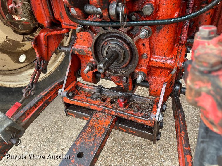 image for item FB3043 Belarus 562M tractor