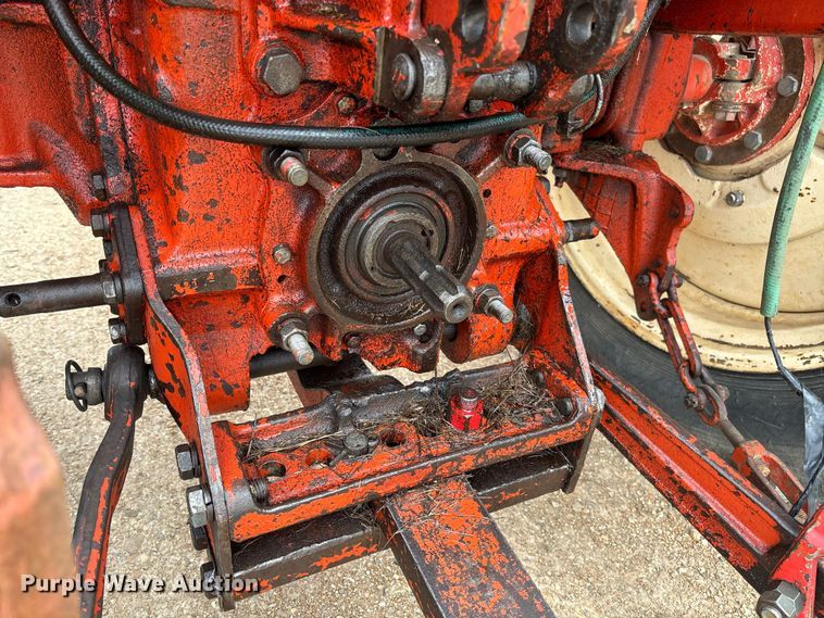 image for item FB3043 Belarus 562M tractor