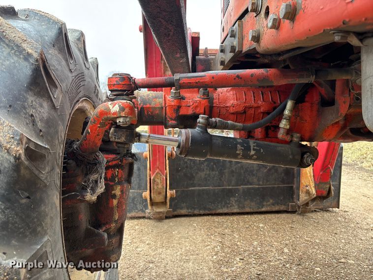 image for item FB3043 Belarus 562M tractor