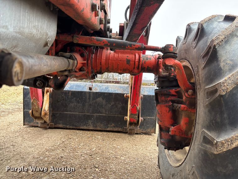 image for item FB3043 Belarus 562M tractor