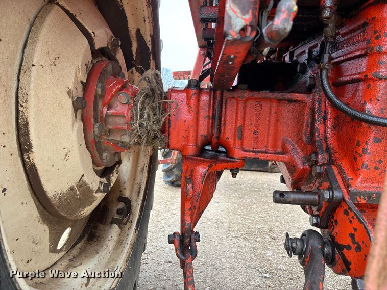 image for item FB3043 Belarus 562M tractor