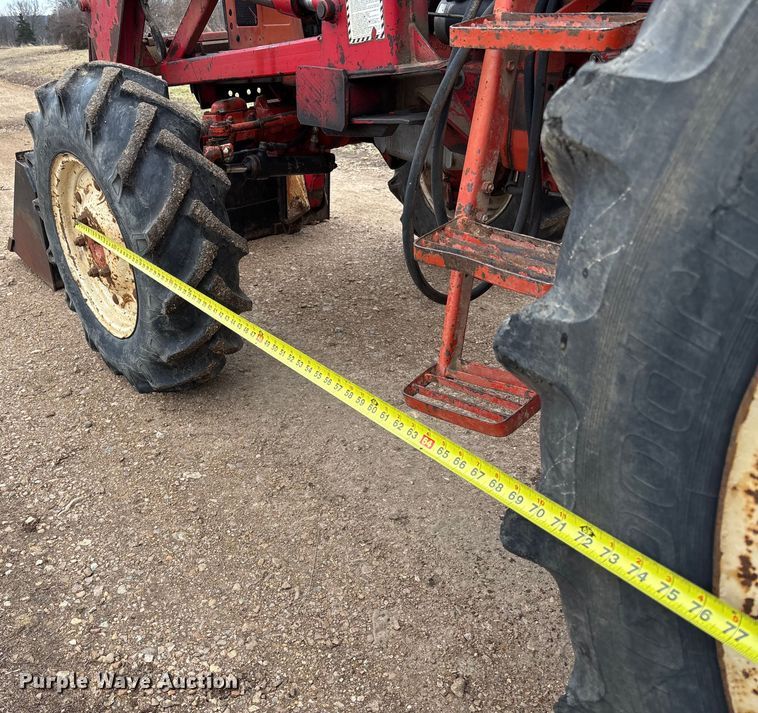 image for item FB3043 Belarus 562M tractor