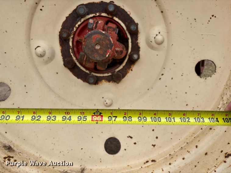 image for item FB3043 Belarus 562M tractor