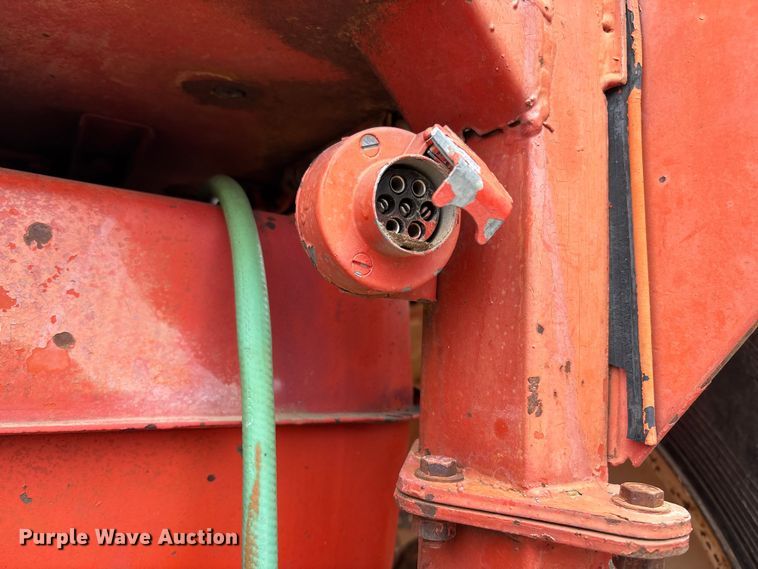 image for item FB3043 Belarus 562M tractor