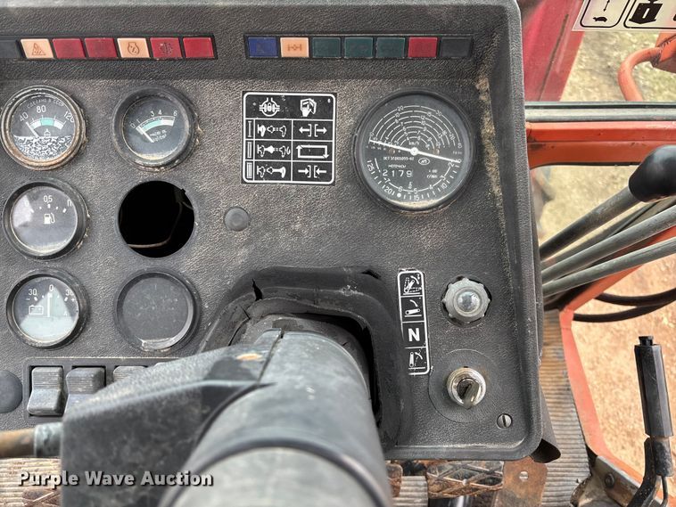 image for item FB3043 Belarus 562M tractor