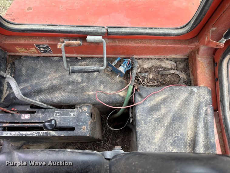 image for item FB3043 Belarus 562M tractor