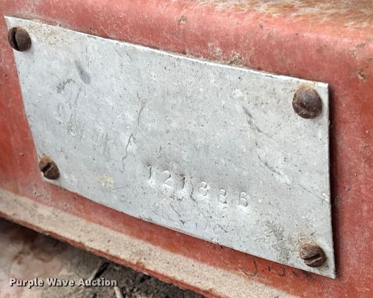 image for item FB3043 Belarus 562M tractor