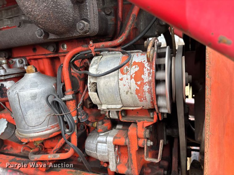 image for item FB3043 Belarus 562M tractor