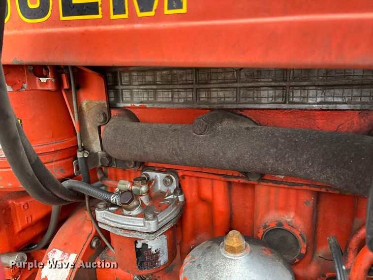 image for item FB3043 Belarus 562M tractor