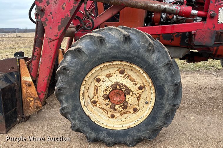 image for item FB3043 Belarus 562M tractor