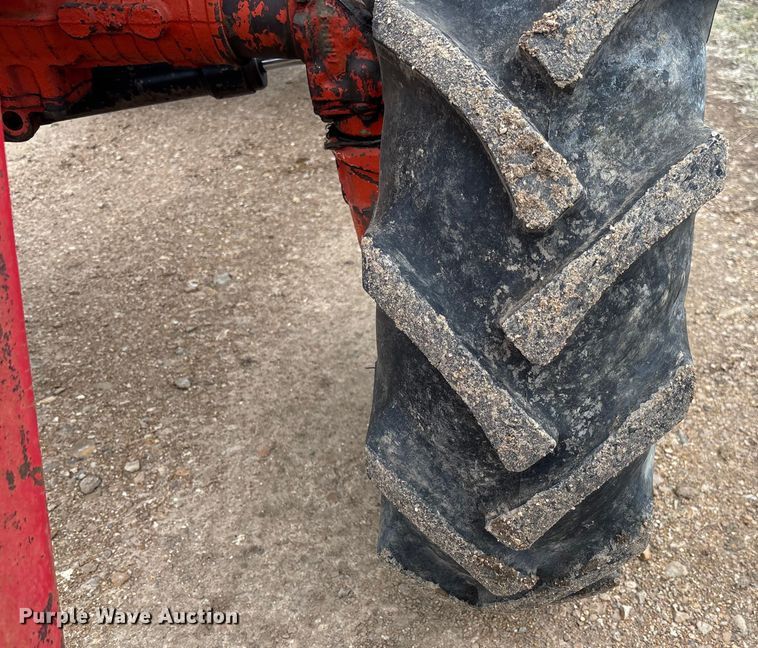 image for item FB3043 Belarus 562M tractor