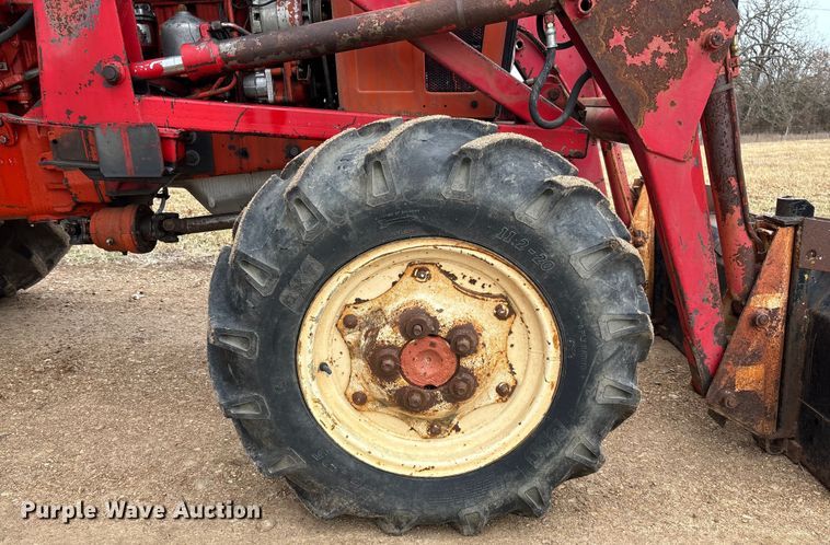 image for item FB3043 Belarus 562M tractor