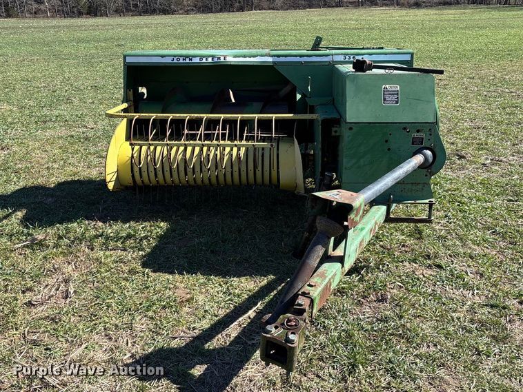 image for item FB3095 John Deere 336 small square baler