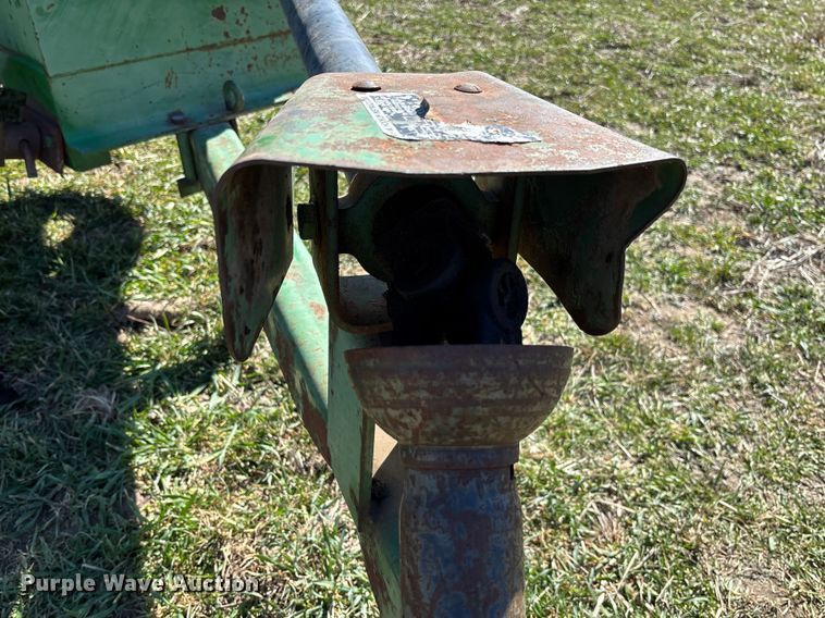 image for item FB3095 John Deere 336 small square baler