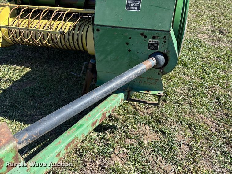 image for item FB3095 John Deere 336 small square baler