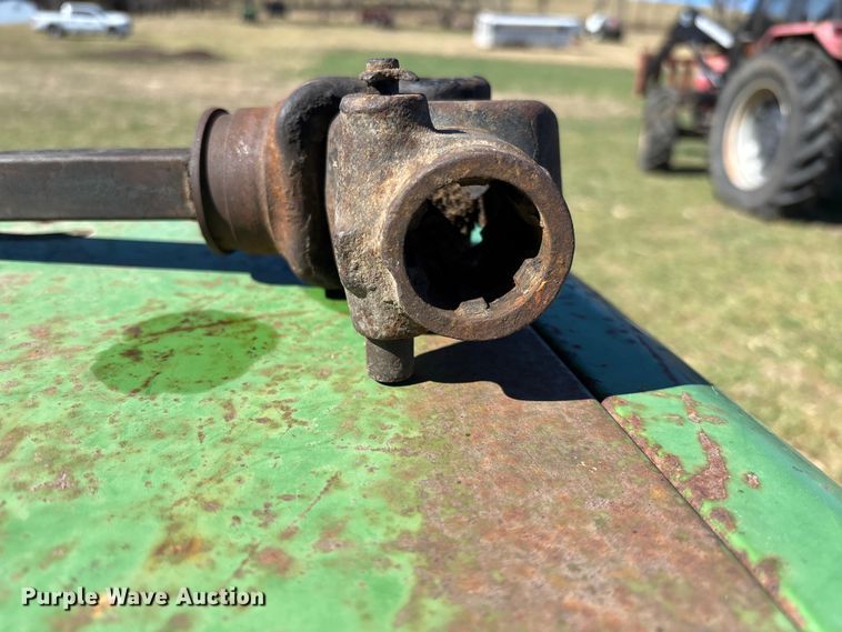 image for item FB3095 John Deere 336 small square baler