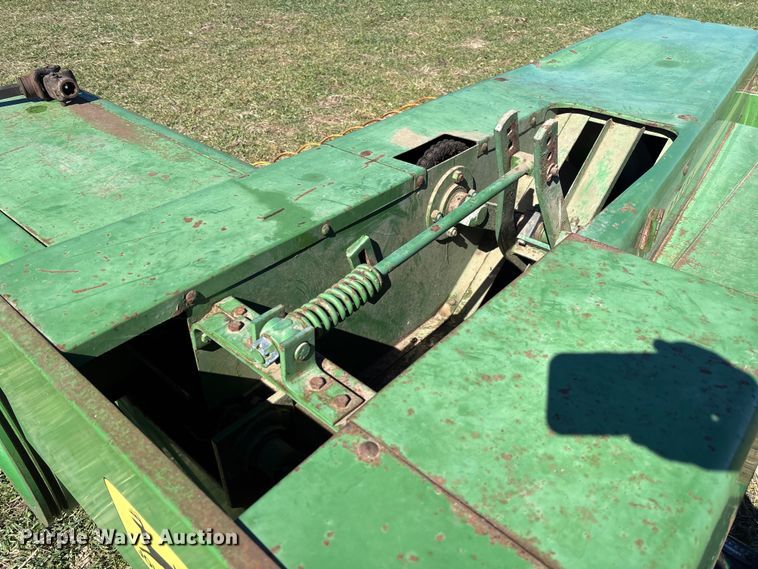 image for item FB3095 John Deere 336 small square baler