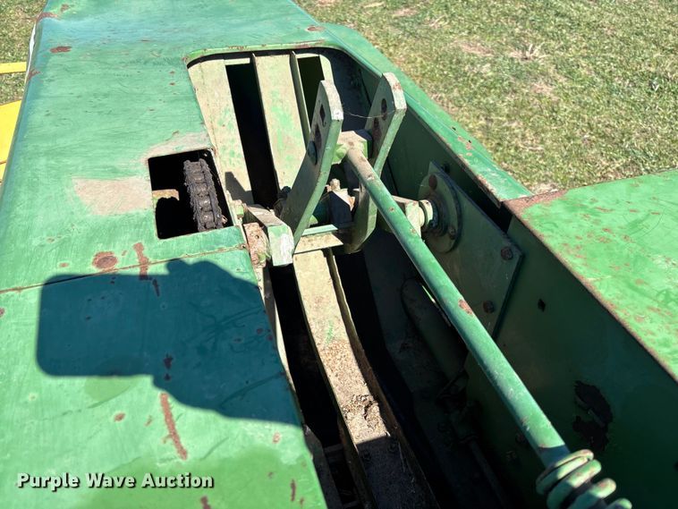 image for item FB3095 John Deere 336 small square baler