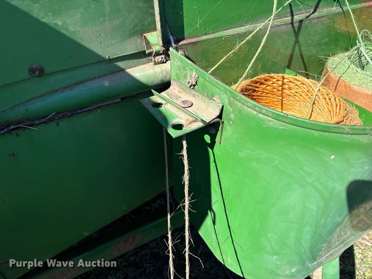 image for item FB3095 John Deere 336 small square baler