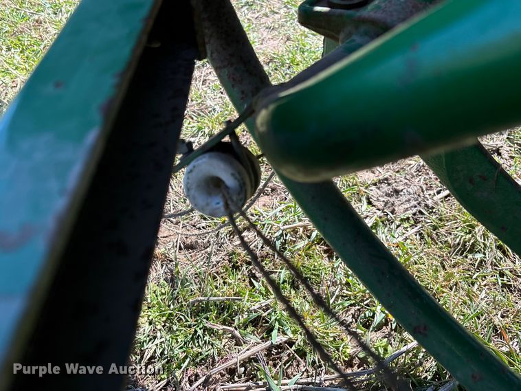 image for item FB3095 John Deere 336 small square baler