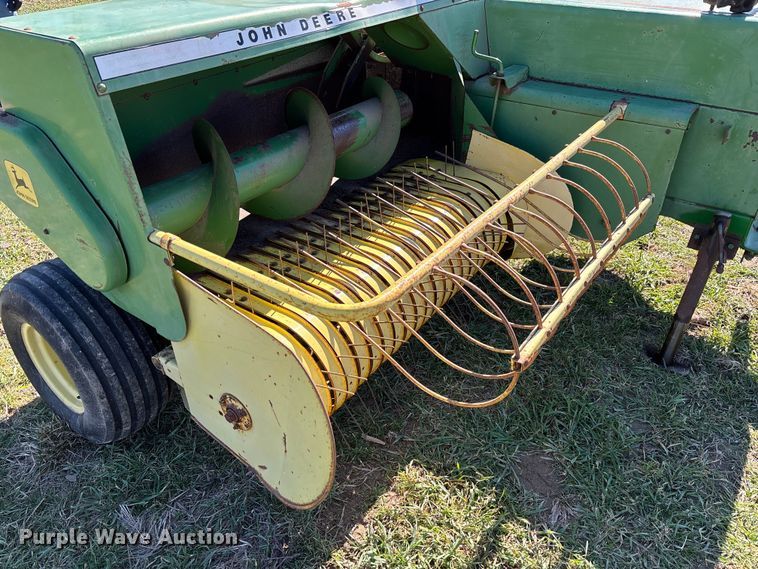 image for item FB3095 John Deere 336 small square baler