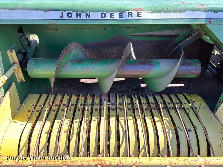 image for item FB3095 John Deere 336 small square baler