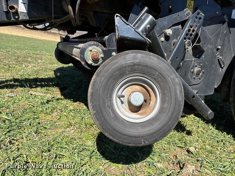 image for item FB3096 2014 Case IH RB565 round baler