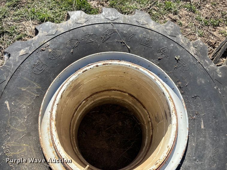 image for item FB3102 (2) flotation tires