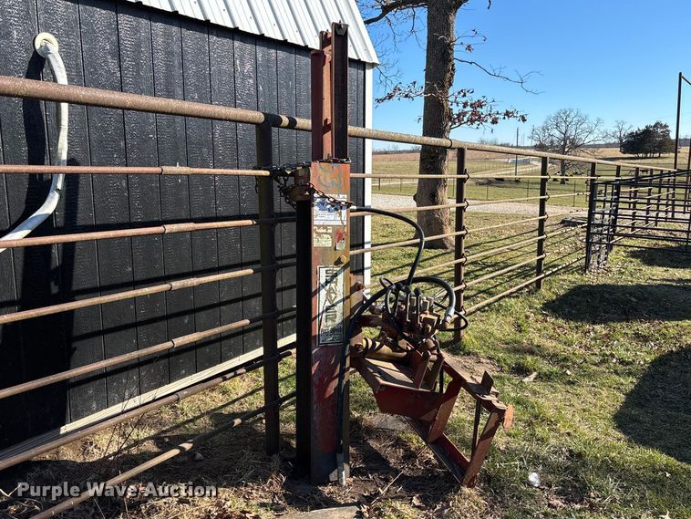 image for item FB3103 Shaver HD8 skid steer post driver