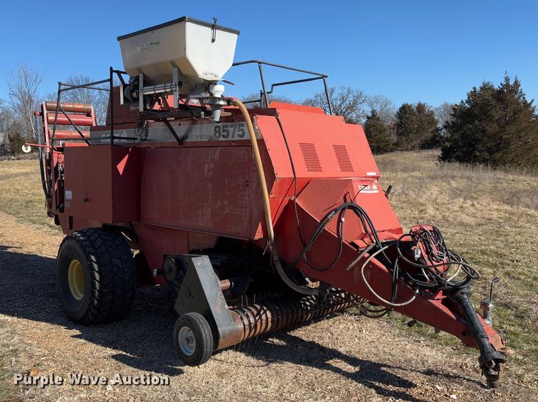 image for item FB3105 1996 Case IH 8575 large square baler