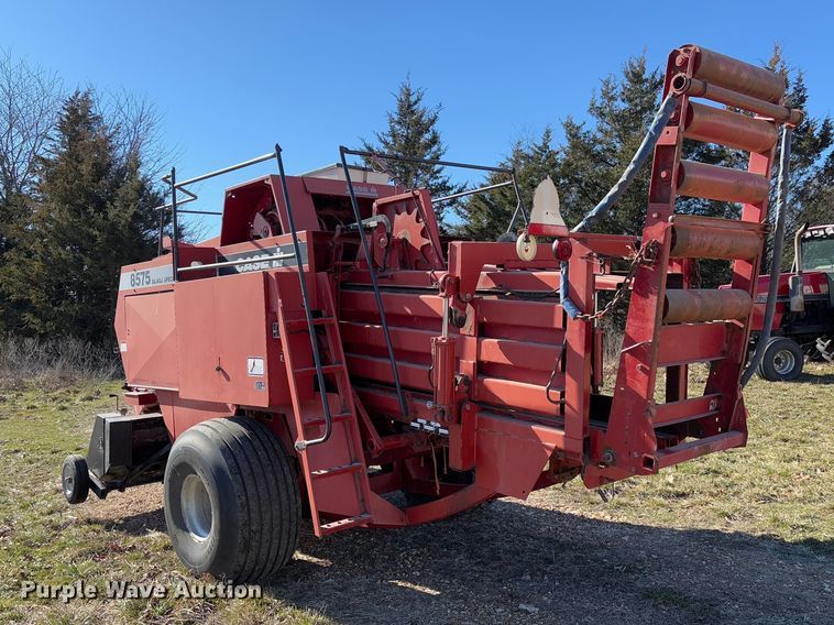 image for item FB3105 1996 Case IH 8575 large square baler