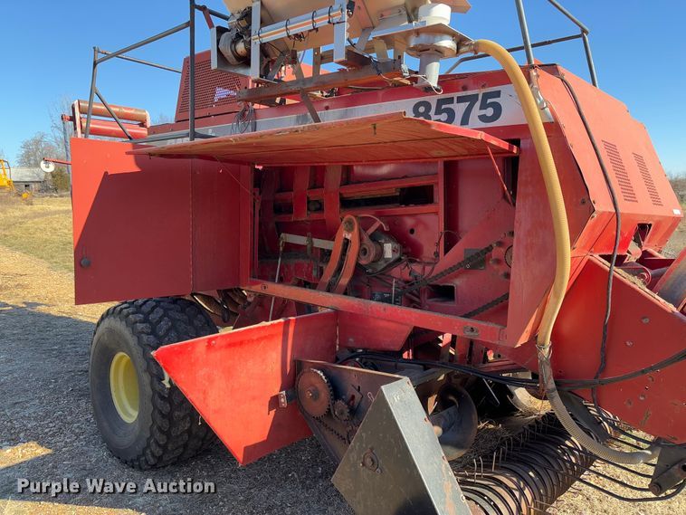 image for item FB3105 1996 Case IH 8575 large square baler