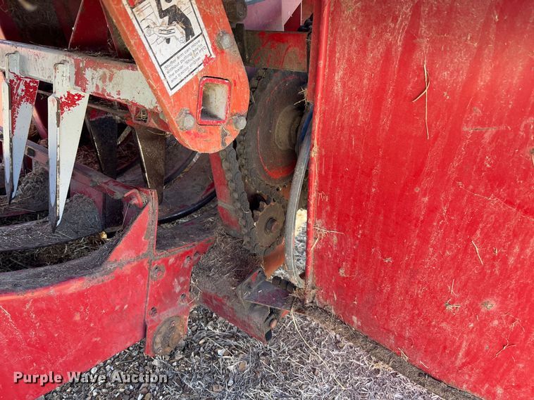 image for item FB3105 1996 Case IH 8575 large square baler