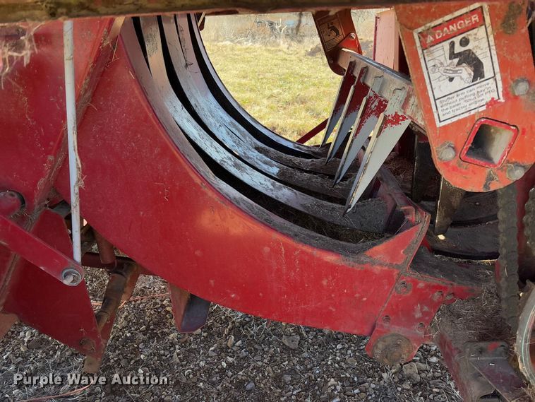 image for item FB3105 1996 Case IH 8575 large square baler