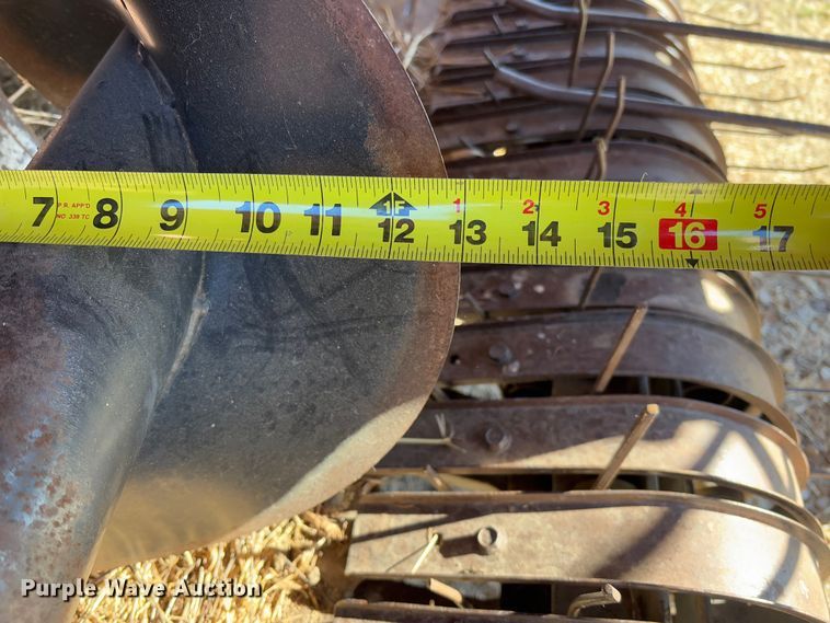 image for item FB3105 1996 Case IH 8575 large square baler