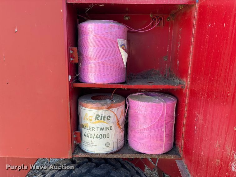 image for item FB3105 1996 Case IH 8575 large square baler