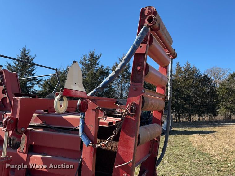 image for item FB3105 1996 Case IH 8575 large square baler