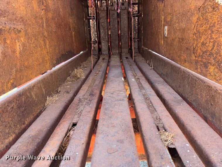 image for item FB3105 1996 Case IH 8575 large square baler