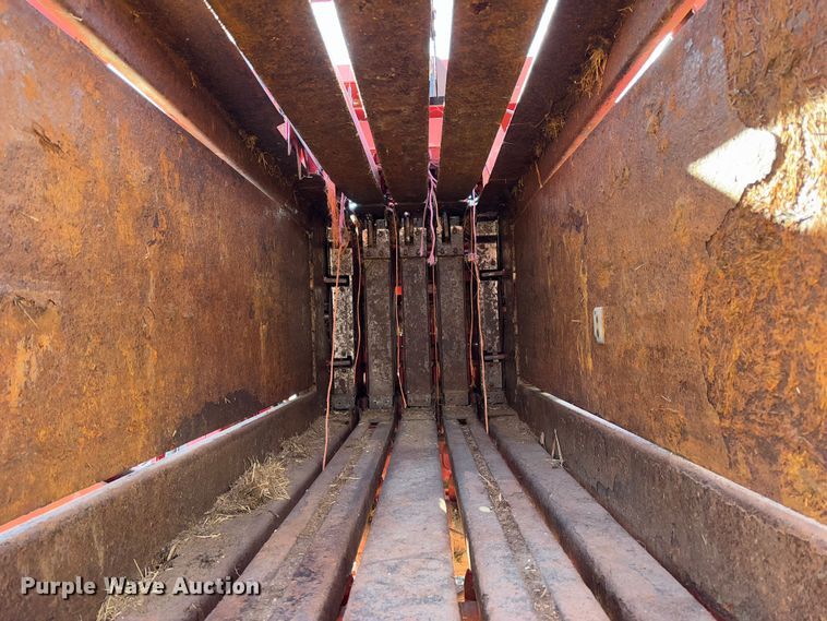 image for item FB3105 1996 Case IH 8575 large square baler