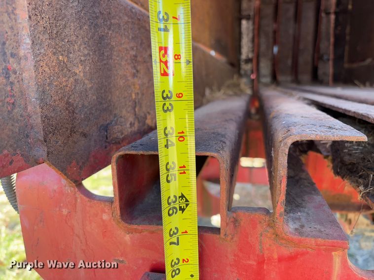 image for item FB3105 1996 Case IH 8575 large square baler